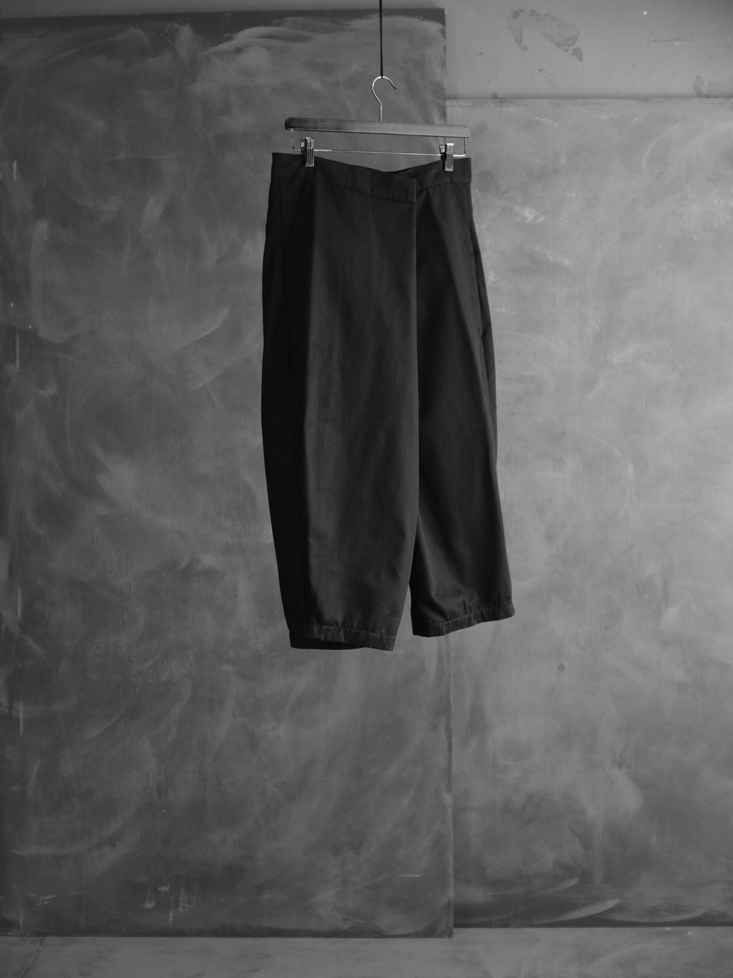 001 | 3/4 Wrap Pants